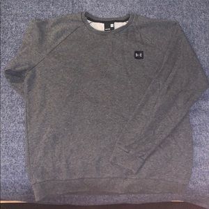 Slightly used crew neck sweater. Great condition